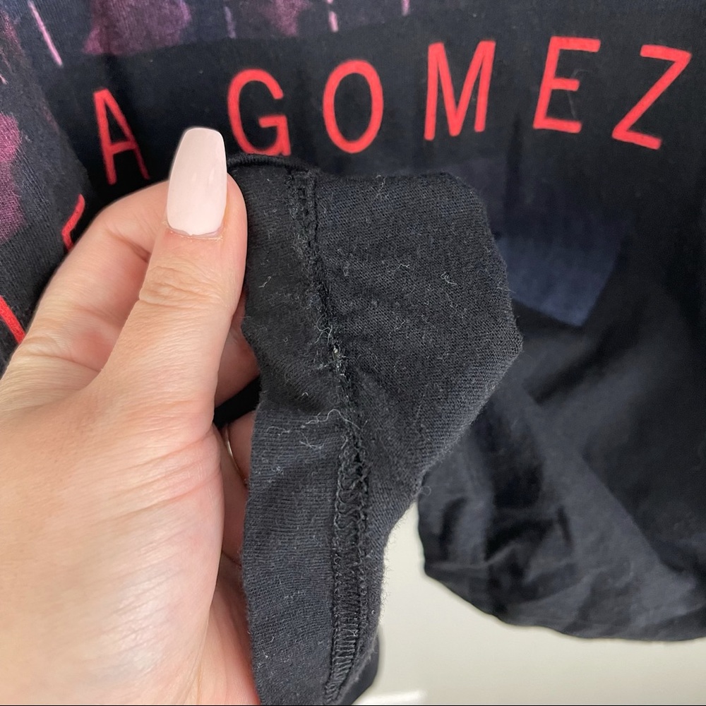 !SOLD! SELENA GOMEZ Black Revival Tour 2016 Graphic Band Tee - Picture 6 of 9